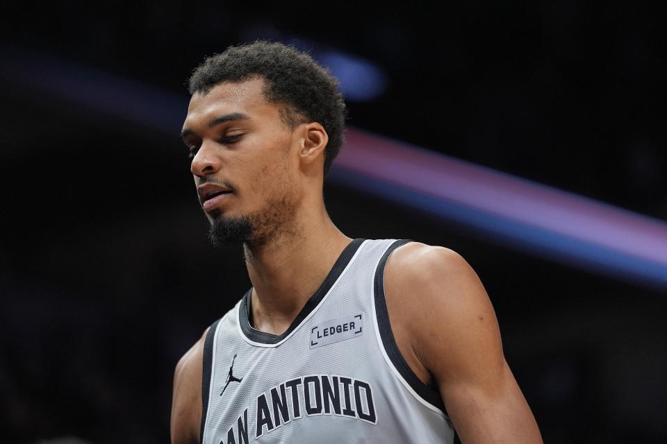 leyu乐鱼官网体育-华子23分准绝杀森林狼19分逆转马刺 文班29+7戈贝尔6恶犯将禁赛