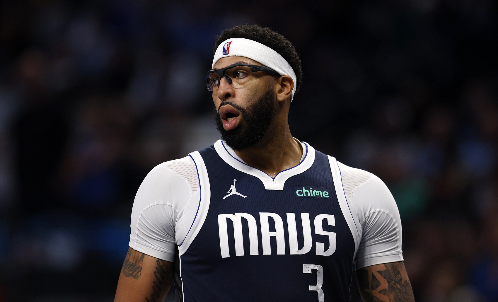 leyu乐鱼官网-独行侠欲送走浓眉？美媒列五大潜在下家：联手字母哥或前往快船